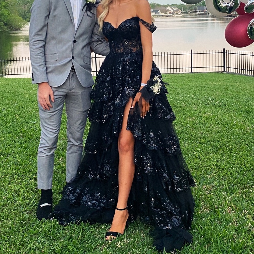 Like new! Worn once. Never altered. Size 2. Gorgeous Sherri Hill prom dress!